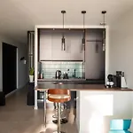 Modern 1-bedroom With Sea View On La Croisette *