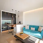 Modern 1-bedroom With Sea View On La Croisette Apartmán